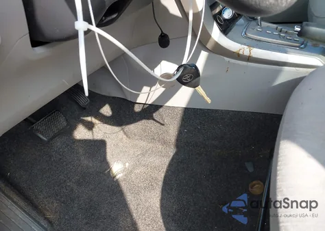 2011 Toyota Corolla Le z USA, uszkodzony, nr VIN JTDBU4EE8B9155757